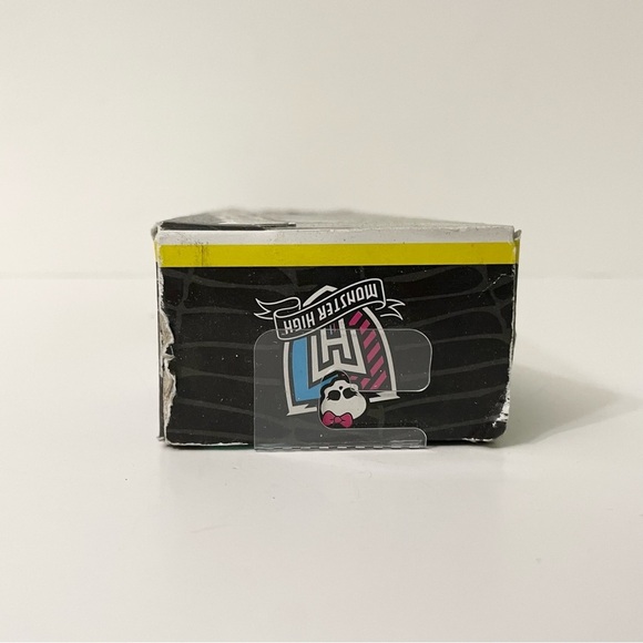 Monster High Lagoona Blue Doll Damaged Box - Picture 9 of 16